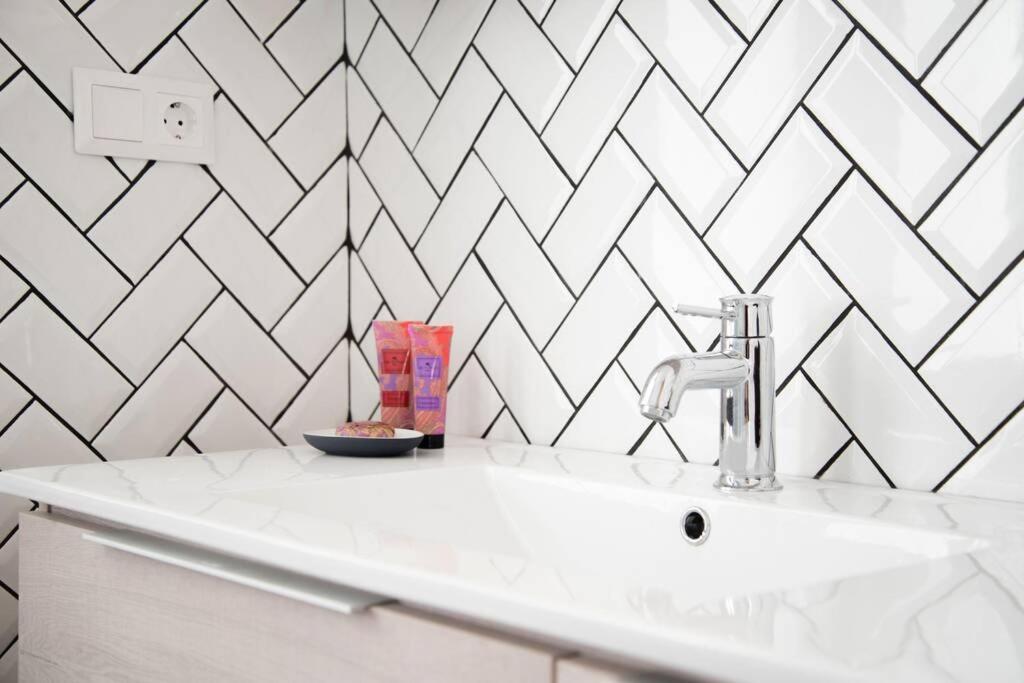 Stylish Decorated Apartment In Kolonaki Ateny Zewnętrze zdjęcie